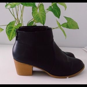 Heeled boots